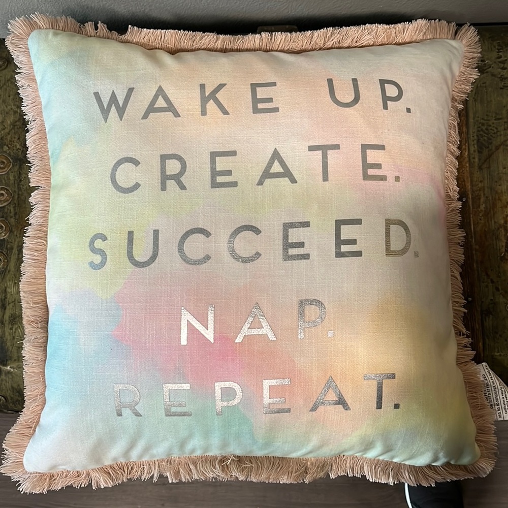 Like new throw pillow